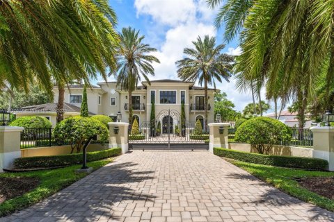 House in Pinecrest, Florida 7 bedrooms, 773.04 sq.m. № 1965581 - photo 3