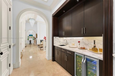 House in Pinecrest, Florida 7 bedrooms, 773.04 sq.m. № 1965581 - photo 28
