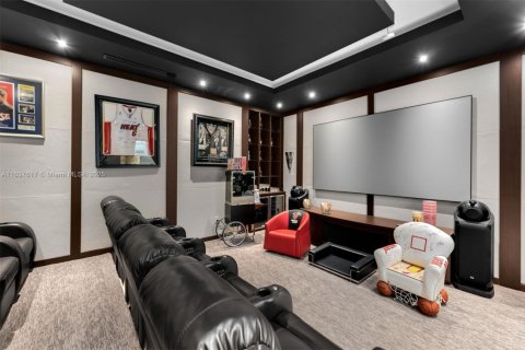 House in Pinecrest, Florida 7 bedrooms, 773.04 sq.m. № 1965581 - photo 18