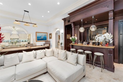 House in Pinecrest, Florida 7 bedrooms, 773.04 sq.m. № 1965581 - photo 10