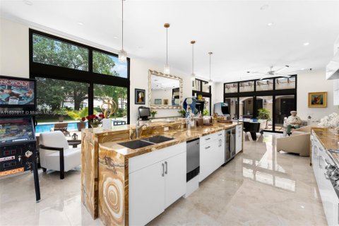 House in Pinecrest, Florida 7 bedrooms, 773.04 sq.m. № 1965581 - photo 23