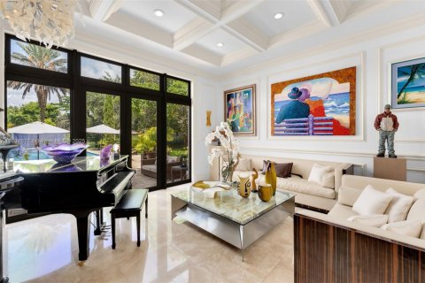 House in Pinecrest, Florida 7 bedrooms, 773.04 sq.m. № 1965581 - photo 22