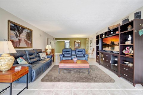 Copropriété à vendre à Hutchinson Island South, Floride: 3 chambres, 139.73 m2 № 2439291 - photo 14