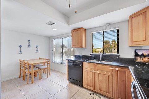 Copropriété à vendre à Hutchinson Island South, Floride: 3 chambres, 139.73 m2 № 2439291 - photo 7