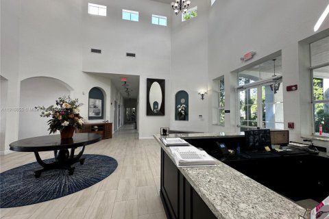 Снять в аренду кондоминиум в Дорал, Флорида 3 спальни, 116.69м2, № 1973682 - фото 28