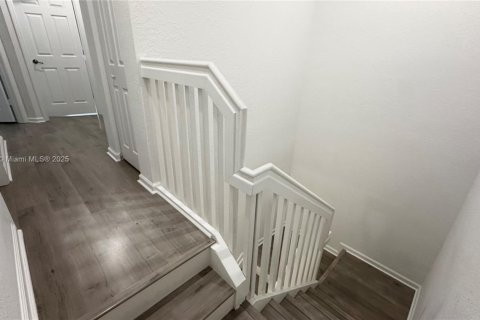 Снять в аренду кондоминиум в Дорал, Флорида 3 спальни, 116.69м2, № 1973682 - фото 13