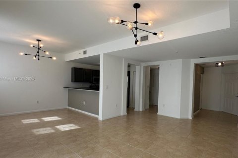 Снять в аренду кондоминиум в Дорал, Флорида 3 спальни, 116.69м2, № 1973682 - фото 5