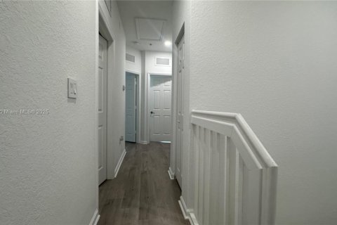 Снять в аренду кондоминиум в Дорал, Флорида 3 спальни, 116.69м2, № 1973682 - фото 14