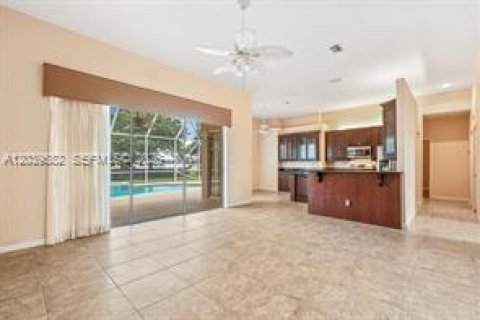 Villa ou maison à louer à Port St. Lucie, Floride: 4 chambres, 193.61 m2 № 2089439 - photo 4
