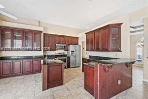 Villa ou maison à louer à Port St. Lucie, Floride: 4 chambres, 193.61 m2 № 2089439 - photo 5