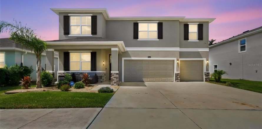 Casa en San Antonio, Florida 5 dormitorios, 369.29 m2 № 2385753