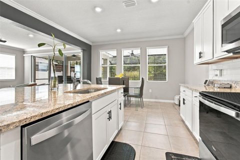 Casa en venta en San Antonio, Florida, 5 dormitorios, 369.29 m2 № 2385753 - foto 19