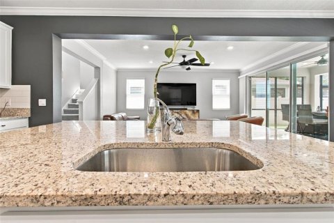 Casa en venta en San Antonio, Florida, 5 dormitorios, 369.29 m2 № 2385753 - foto 18