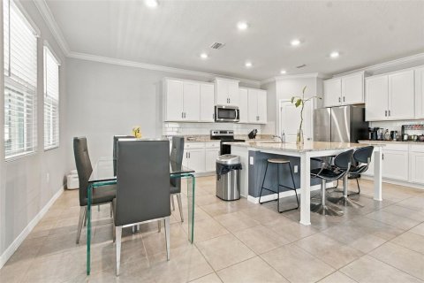 Casa en venta en San Antonio, Florida, 5 dormitorios, 369.29 m2 № 2385753 - foto 16