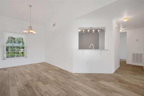Condo in Davenport, Florida, 2 bedrooms  № 2214209 - photo 12