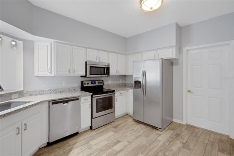 Condo in Davenport, Florida, 2 bedrooms  № 2214209 - photo 14