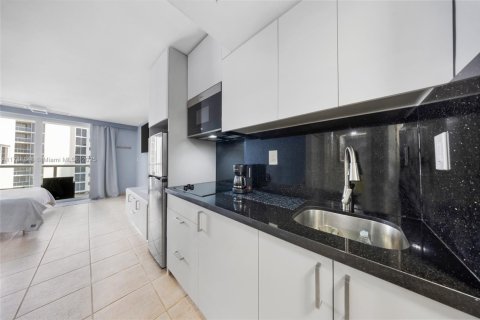 Hôtel, hôtellerie à vendre à Sunny Isles Beach, Floride: 33.44 m2 № 1958818 - photo 9