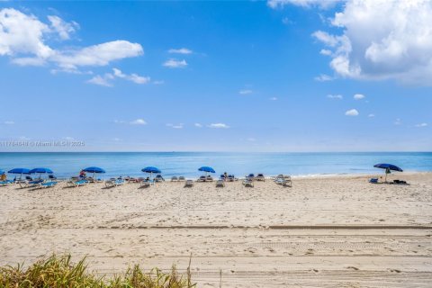 Hôtel, hôtellerie à vendre à Sunny Isles Beach, Floride: 33.44 m2 № 1958818 - photo 24