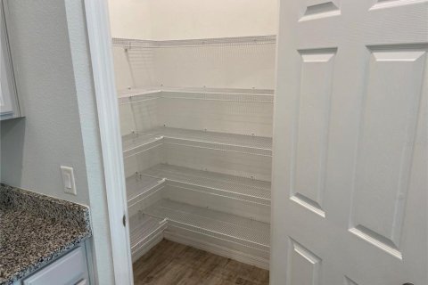 Villa ou maison à louer à Davenport, Floride: 4 chambres, 228.54 m2 № 1906074 - photo 8