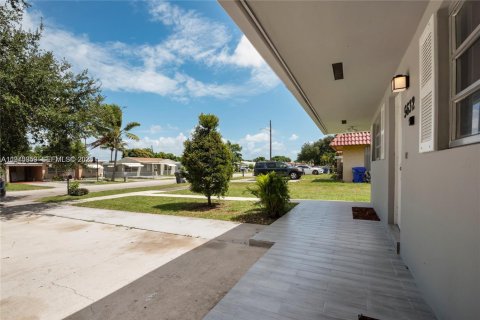 Купить виллу или дом в Холливуд, Флорида 3 спальни, 145.67м2, № 2031072 - фото 25