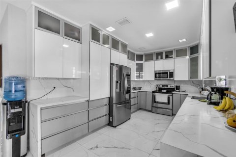 House in Homestead, Florida 3 bedrooms, 146.14 sq.m. № 1766706 - photo 8