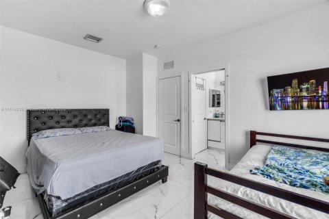 House in Homestead, Florida 3 bedrooms, 146.14 sq.m. № 1766706 - photo 24