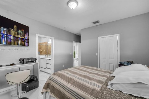 House in Homestead, Florida 3 bedrooms, 146.14 sq.m. № 1766706 - photo 15