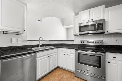 Condo in Tampa, Florida, 1 bedroom  № 1876451 - photo 6