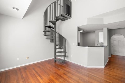 Condo in Tampa, Florida, 1 bedroom  № 1876451 - photo 11