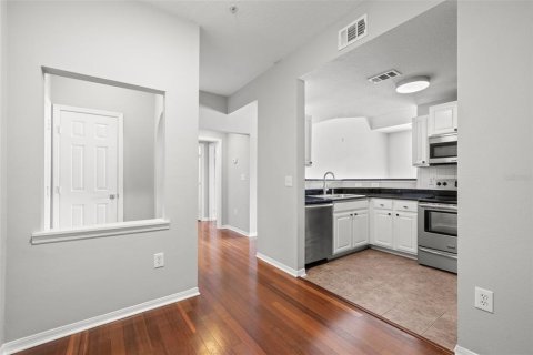 Condo in Tampa, Florida, 1 bedroom  № 1876451 - photo 4