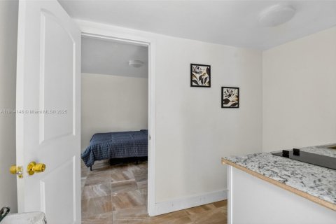 Casa en venta en North Miami, Florida, 5 dormitorios, 143.26 m2 № 1969601 - foto 20