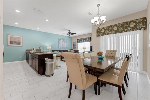 Townhouse in Kissimmee, Florida 4 bedrooms, 177.81 sq.m. № 1883568 - photo 4