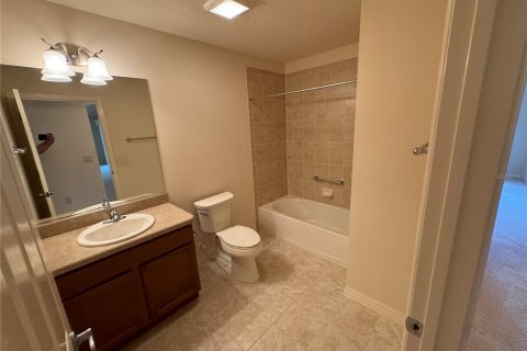 House in The Villages, Florida 3 bedrooms, 153.85 sq.m. № 1916914 - photo 13