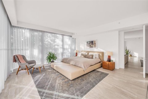 Condominio en venta en Surfside, Florida, 2 dormitorios, 231.14 m2 № 1989687 - foto 10