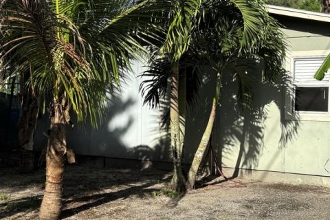Apartment in Loxahatchee Groves, Florida 2 bedrooms, 51.1 sq.m. № 2391749