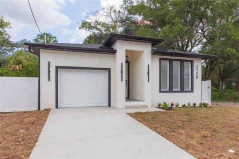 House in Tampa, Florida 3 bedrooms, 109.35 sq.m. № 2167044