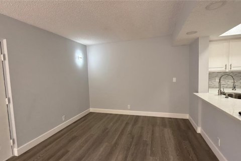 Condominio en alquiler en Port Charlotte, Florida, 2 dormitorios, 83.52 m2 № 1901125 - foto 4