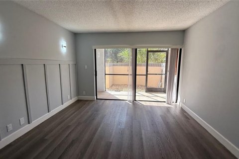 Condominio en alquiler en Port Charlotte, Florida, 2 dormitorios, 83.52 m2 № 1901125 - foto 3