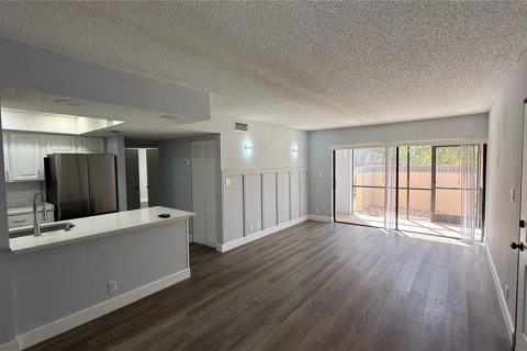 Condominio en alquiler en Port Charlotte, Florida, 2 dormitorios, 83.52 m2 № 1901125 - foto 2