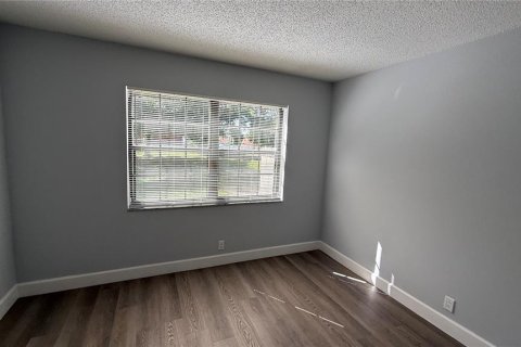 Condominio en alquiler en Port Charlotte, Florida, 2 dormitorios, 83.52 m2 № 1901125 - foto 11