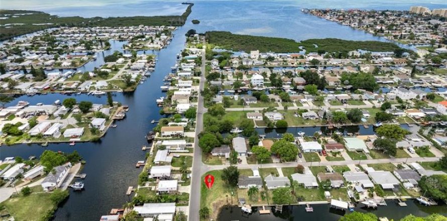 Terreno en Hudson, Florida № 218593