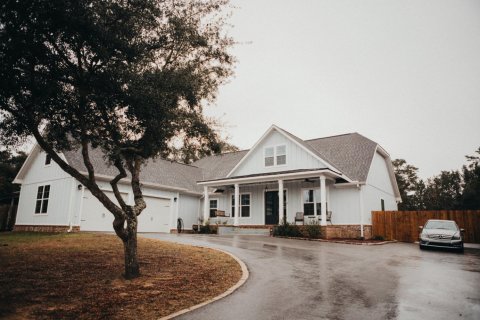 Villa ou maison à louer à Gulf Breeze, Floride: 4 chambres, 293.01 m2 № 559463 - photo 1