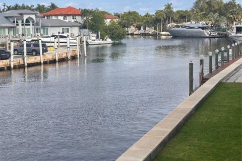 Condo in North Miami, Florida, 2 bedrooms  № 1880366 - photo 12