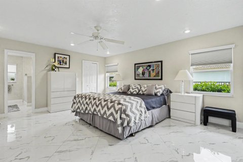 House in Weston, Florida 3 bedrooms, 210.7 sq.m. № 2383243 - photo 20