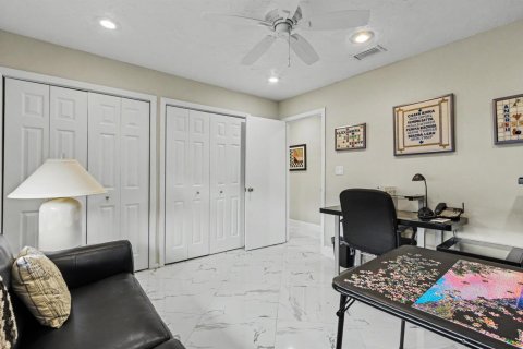 House in Weston, Florida 3 bedrooms, 210.7 sq.m. № 2383243 - photo 26