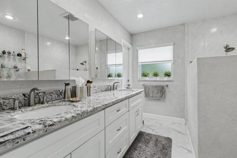 House in Weston, Florida 3 bedrooms, 210.7 sq.m. № 2383243 - photo 22