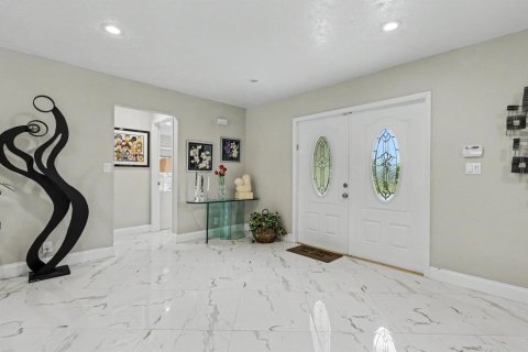 House in Weston, Florida 3 bedrooms, 210.7 sq.m. № 2383243 - photo 5