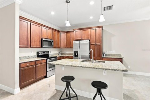 House in Lady Lake, Florida 3 bedrooms, 170.29 sq.m. № 2314331 - photo 7