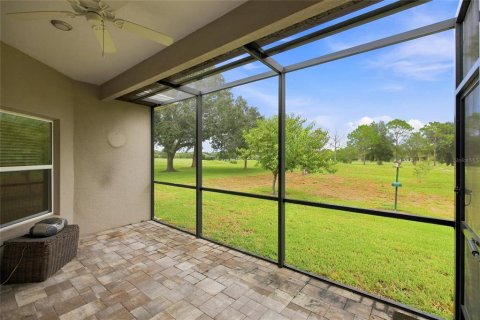 House in Lady Lake, Florida 3 bedrooms, 170.29 sq.m. № 2314331 - photo 30