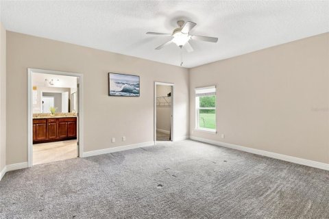House in Lady Lake, Florida 3 bedrooms, 170.29 sq.m. № 2314331 - photo 20